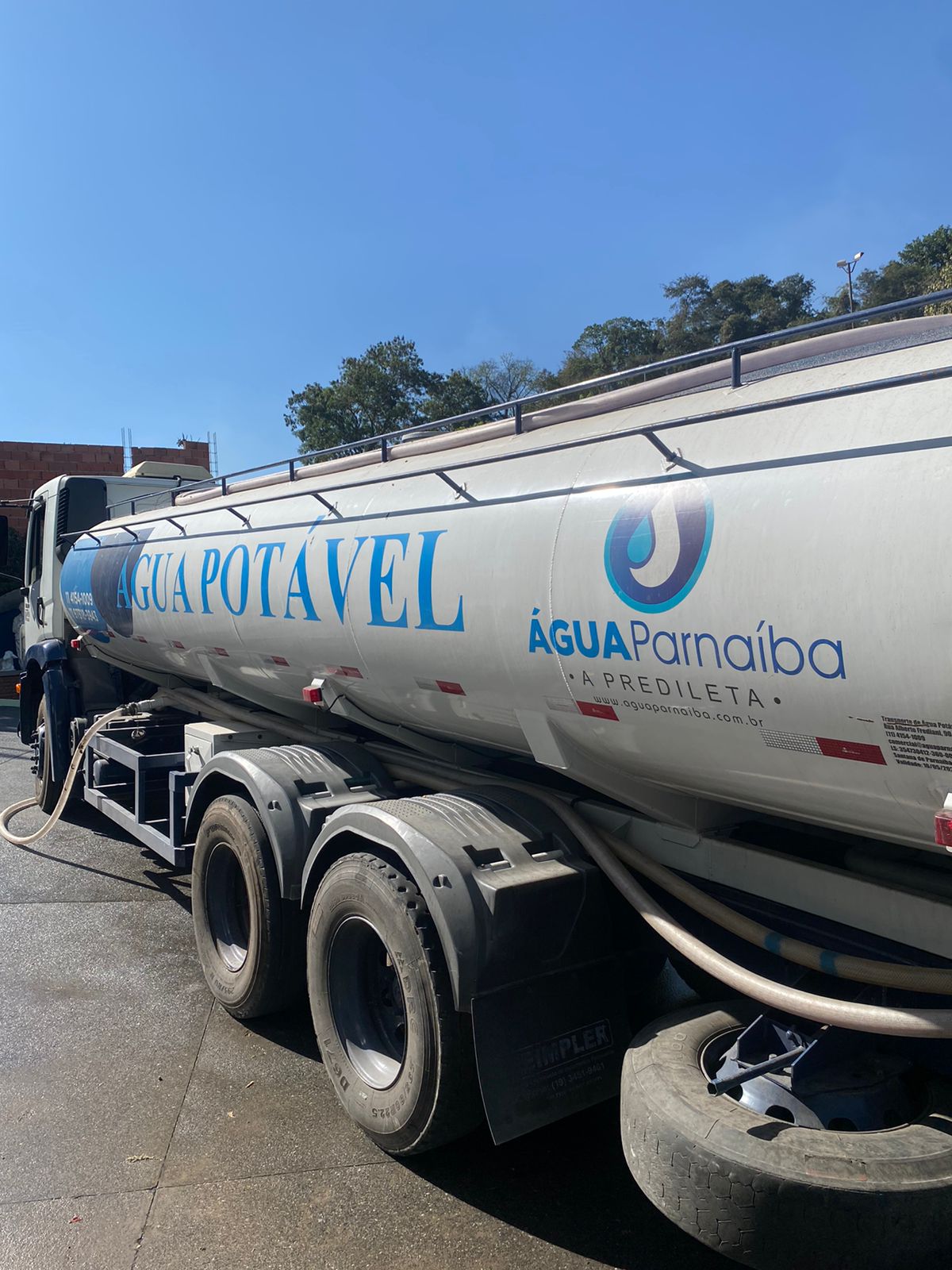 Caminhão-tanque Água Parnaíba pronto para operação
